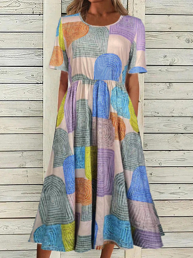 Rundhals-Kurzarmkleid mit Bohemian-Print