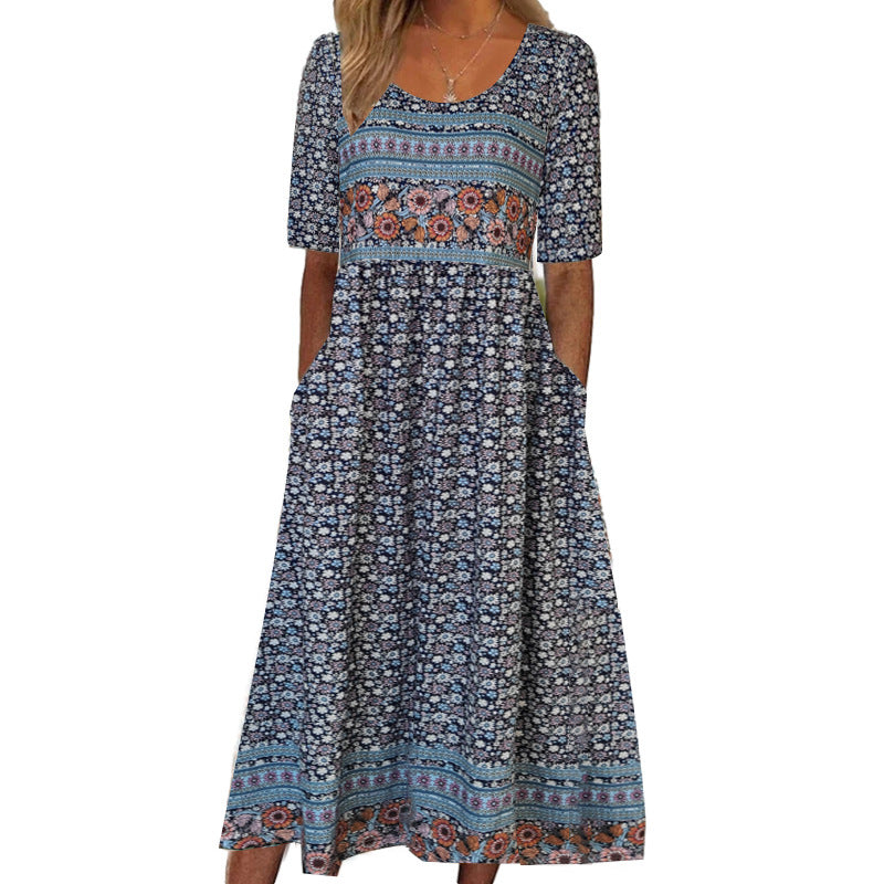 Rundhals-Kurzarmkleid mit Bohemian-Print