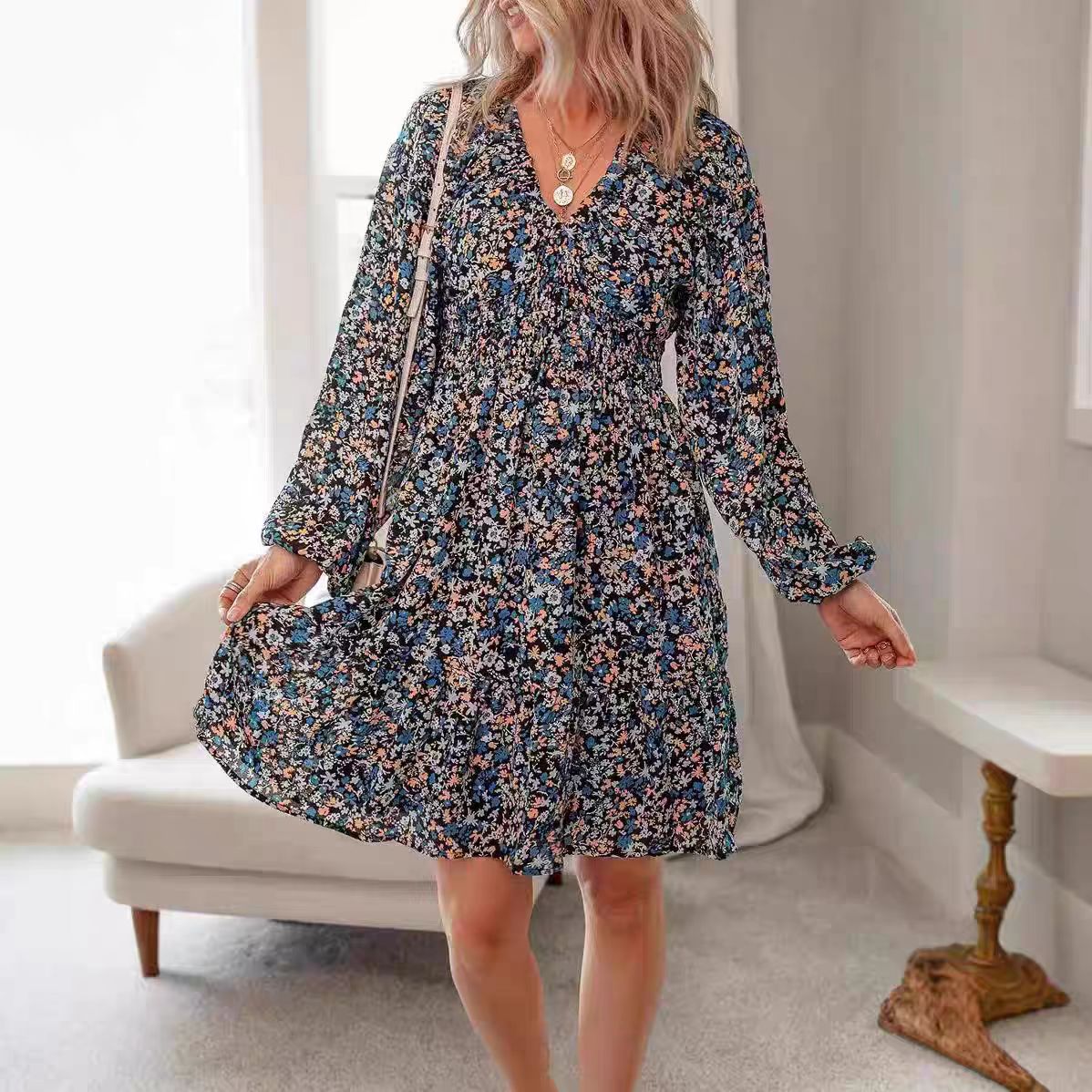 Kleid mit Bohemien-Print und elastischer Taille