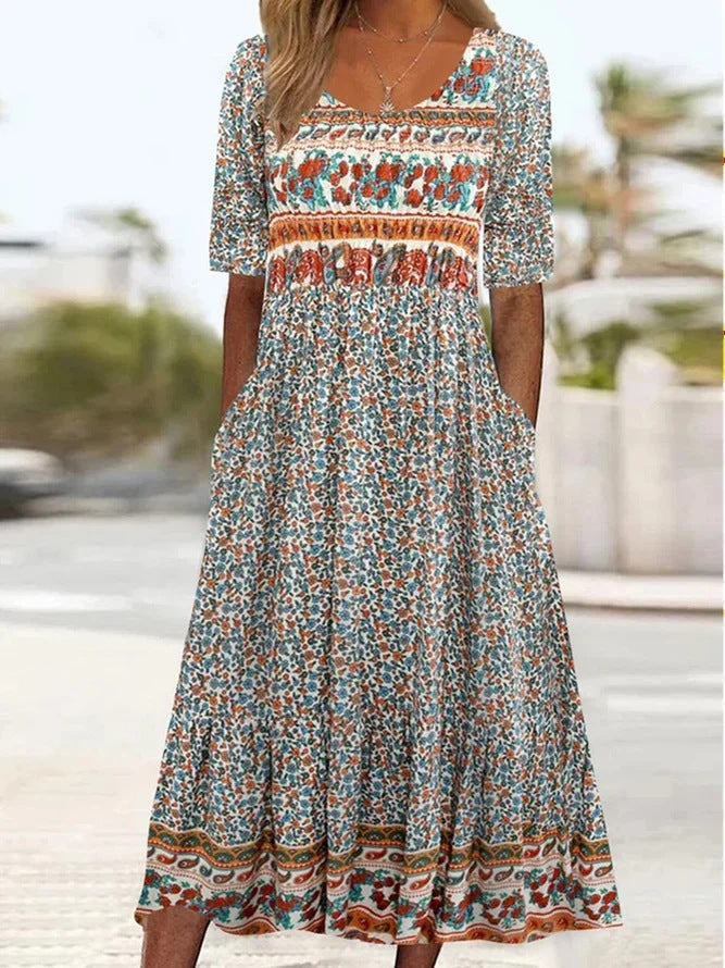 Rundhals-Kurzarmkleid mit Bohemian-Print