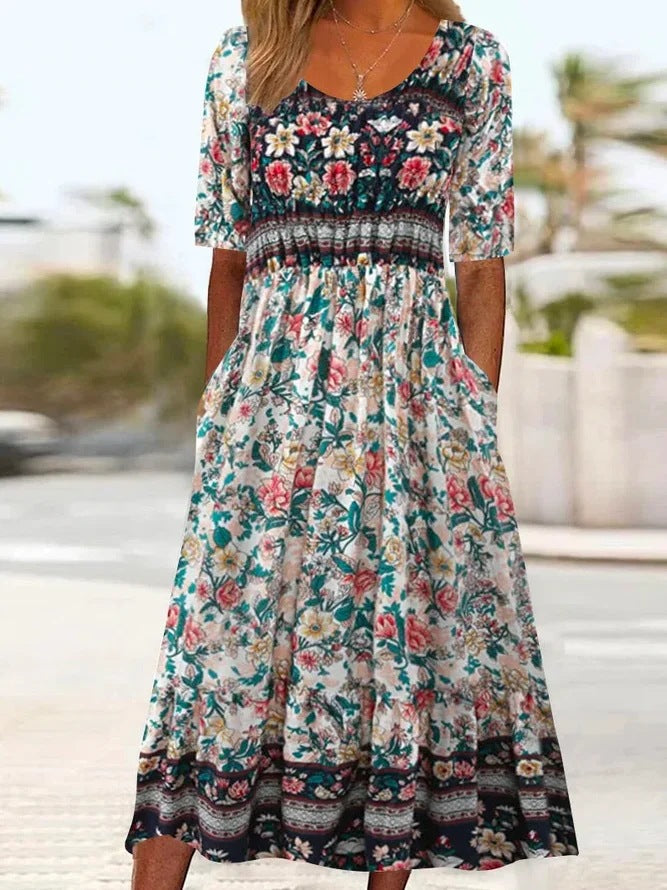 Rundhals-Kurzarmkleid mit Bohemian-Print