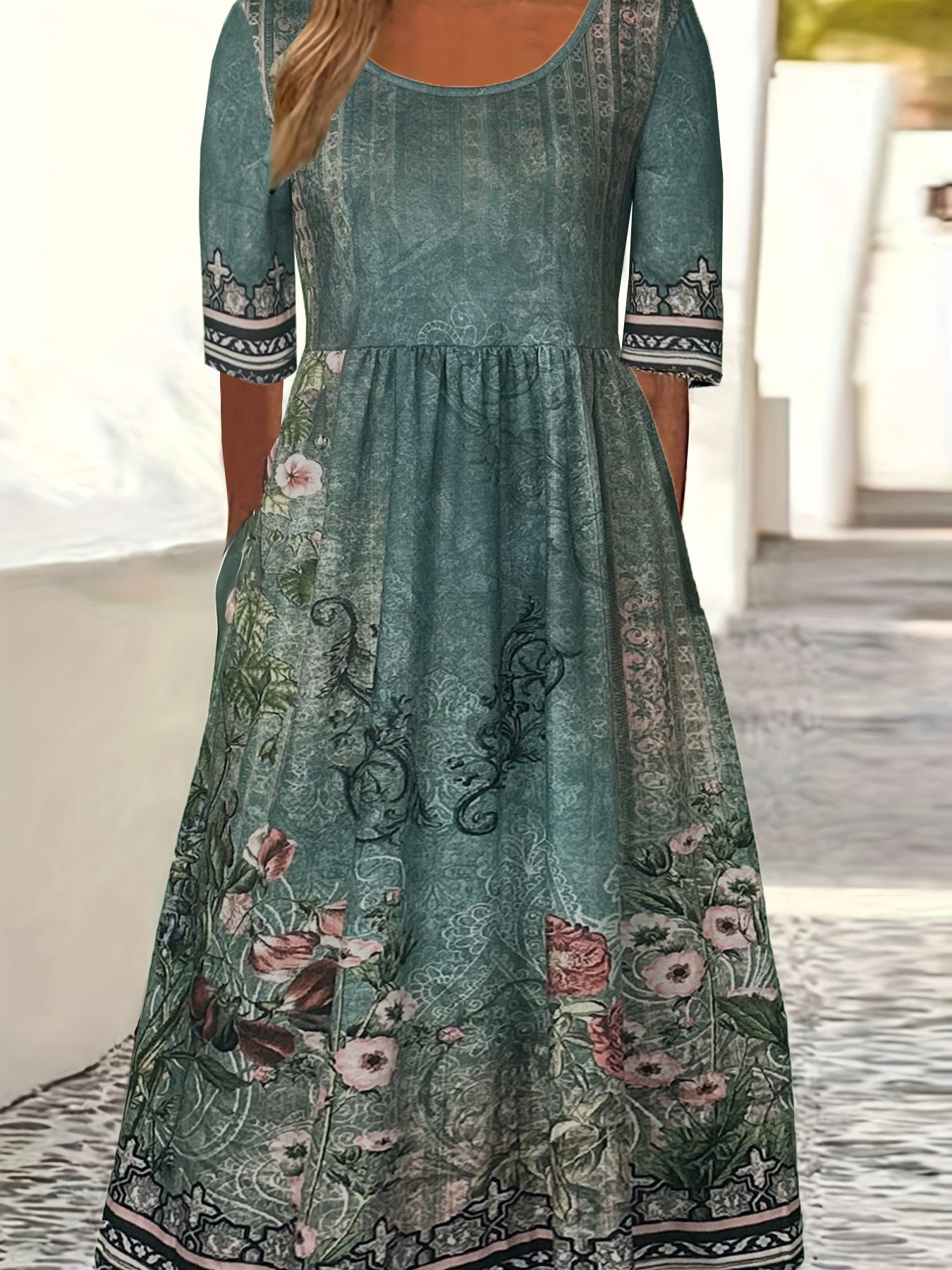 Rundhals-Kurzarmkleid mit Bohemian-Print