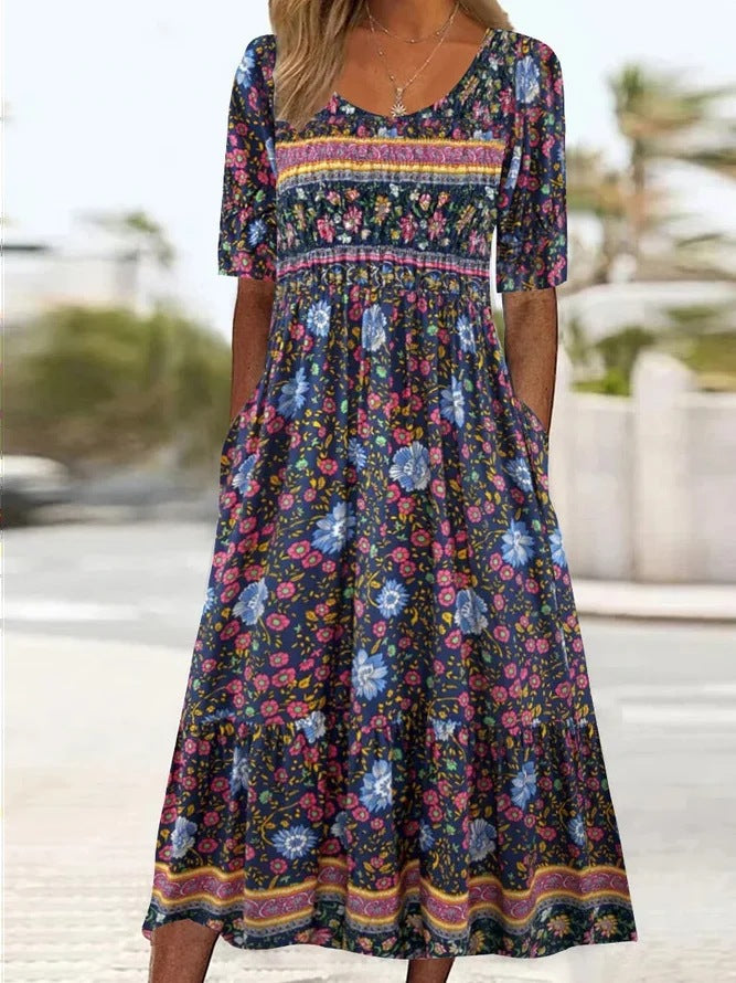 Rundhals-Kurzarmkleid mit Bohemian-Print